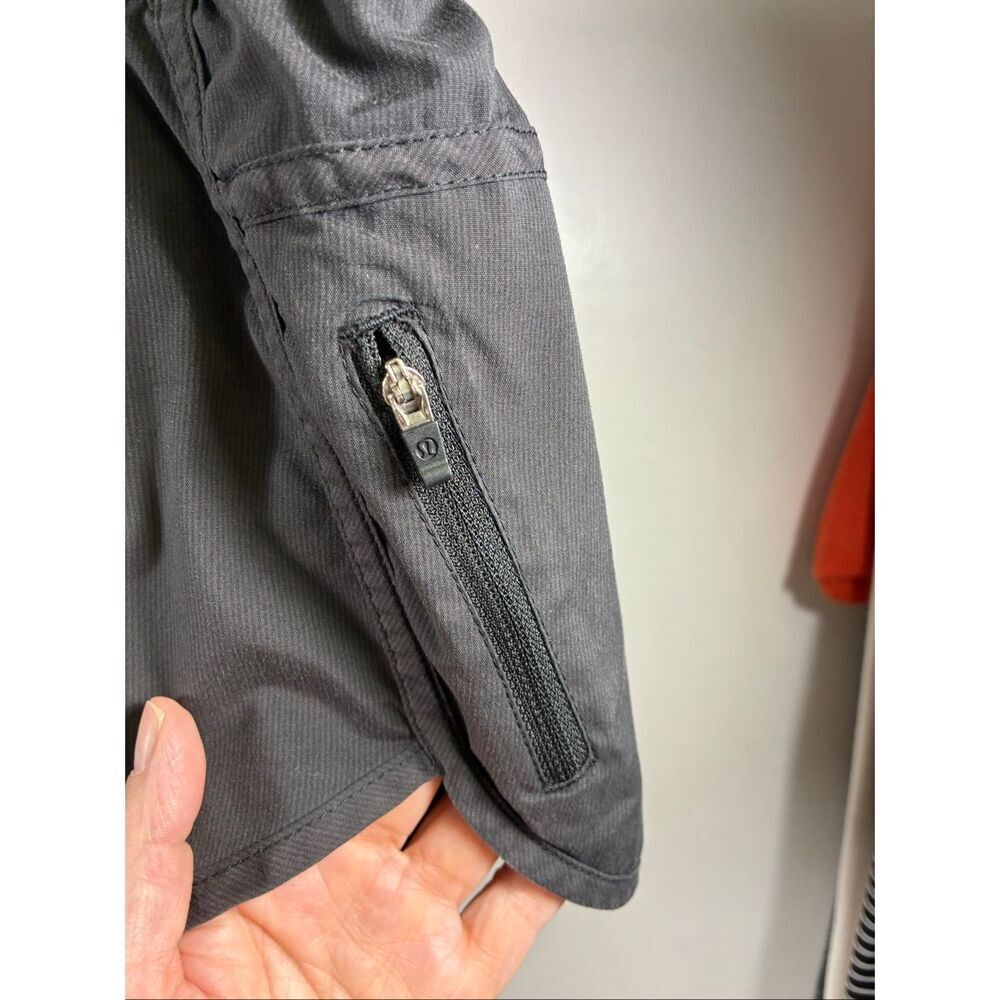 Lululemon Track That High Rise Shorts in Black Size 6 - Picture 4 of 9
